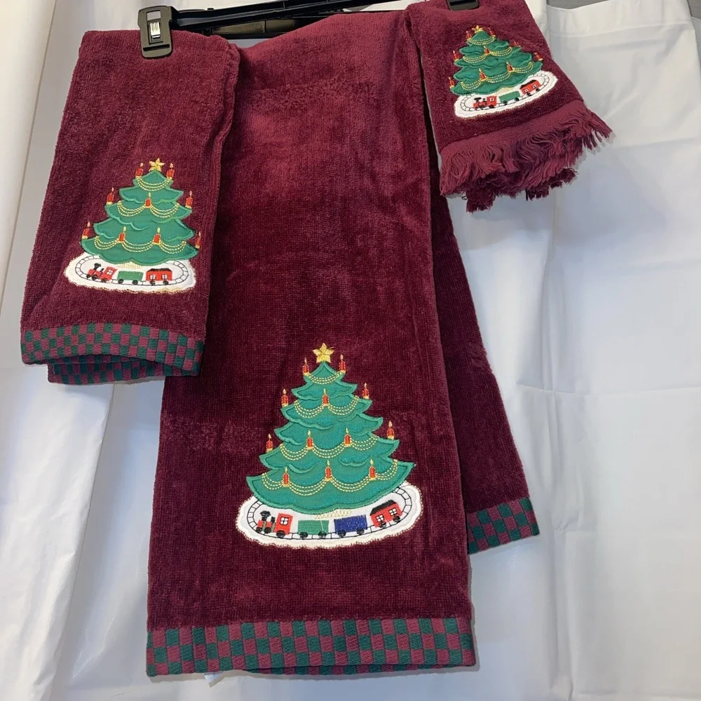 Vintage Christmas Holiday 3 pc Towel Set‎ Embroidered Appliqué Tree & Train